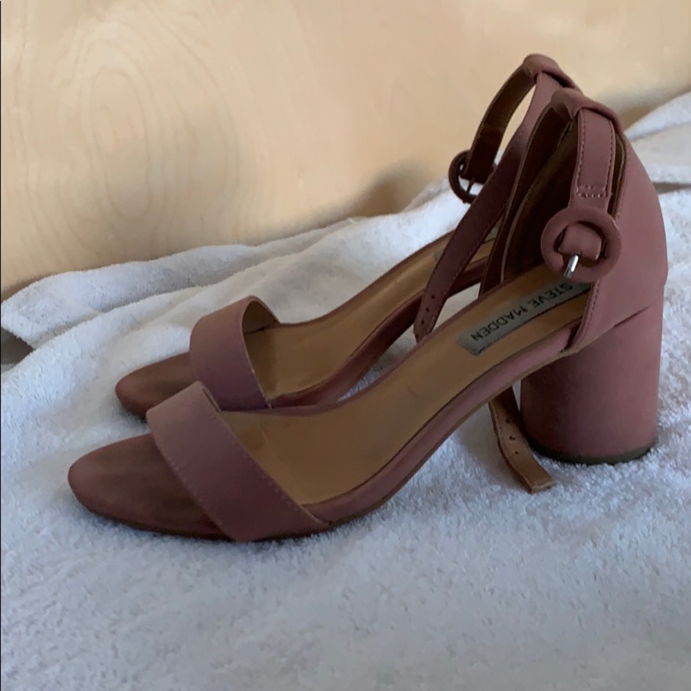 Slightly worn Steve Madden heels